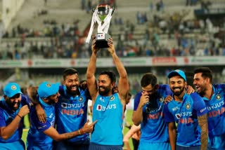 india surpasses pakistan t20i record  most t20i wins in a calendar year  india vs australia 2022  india australia third t20i hyderabad  virat kohli  suryakumar yadav  IND VS AUS  ഇന്ത്യ vs ഓസ്‌ട്രേലിയ  പാകിസ്ഥാന്‍റെ റെക്കോഡ് തകര്‍ത്ത് ഇന്ത്യ  ഇന്ത്യന്‍ ക്രിക്കറ്റ് ടീം  രോഹിത് ശര്‍മ  വിരാട് കോലി  സൂര്യകുമാര്‍ യാദവ്