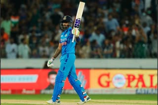 Suryakumar Yadav  Suryakumar Yadav T20 record  Suryakumar Yadav T20I runs in 2022  IND VS AUS  സൂര്യകുമാര്‍ യാദവ്  സൂര്യകുമാര്‍ യാദവ് ടി20 റെക്കോഡ്  ഇന്ത്യ vs ഓസ്‌ട്രേലിയ