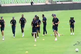 South africa  Cricket Team  Cricket Team Practice  Cricket Team Practice in Karyavattom Stadium  Karyavattom Stadium  Karyavattom  Karyavattom Green field Stadium  ദക്ഷിണാഫ്രിക്ക  ദക്ഷിണാഫ്രിക്കന്‍ ടീം  ഇന്ത്യന്‍ ടീമിന് ഇന്ന് വിശ്രമം  പരിശീലനമാരംഭിച്ച് ദക്ഷിണാഫ്രിക്കന്‍ ടീം  തിരുവനന്തപുരം  കാര്യവട്ടം ഗ്രീന്‍ഫീല്‍ഡ് സ്‌റ്റേഡിയത്തില്‍  ഇന്ത്യന്‍ ടീം  തെംബ ബാവുമ  ബാവുമ  ഇന്ത്യന്‍ നായകന്‍  രോഹിത് ശർമ്മ  ടിക്കറ്റ് വില്‍പന  മത്സരം