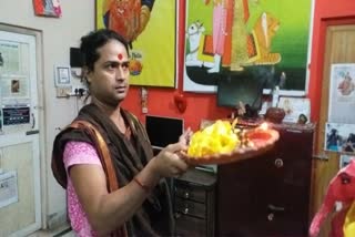 Converted woman priest performs Durga Puja, breaks tradition