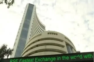 After four days of decline, the market bounced back in early trade, Sensex rose 461 points