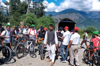 Varunavat Top to Kandaar Devta Temple Trekking starts