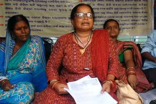 kidney patients protest against government in bhubaneswar allegation provide banned medicine