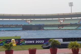 first semifinal match may be postponed due to heavy rain