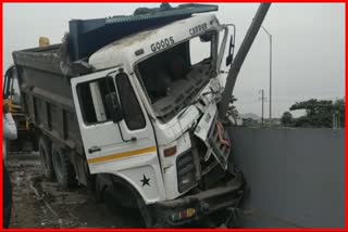 Dangerous dumper accident Navi Mumbai