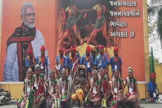 દેશભરમાં PM મોદીના કાર્યક્રમમાં આ કલાકારો સંસ્કૃતિની કરાવે છે ઝાંખી