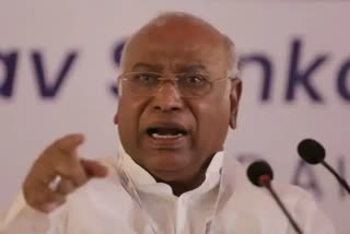 Mallikarjun Kharge files nomination for Cong presidents election  MALLIKARJUN KHARGE  FILES NOMINATION FOR CONG PRESIDENTS ELECTION  മല്ലികാർജുൻ ഖാർഗെ  കോൺഗ്രസ് അധ്യക്ഷ തെരഞ്ഞെടുപ്പ്  congress presidents election  Mallikarjun Kharge  ദിഗ് വിജയ് സിങ്  അശോക് ഗെഹ്‌ലോട്ട്