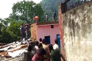 मनेंद्रगढ़ में गौहत्या के आरोपी का मकान तोड़ा, रेलवे की जमीन पर था कब्जा