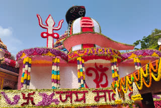 Rajrappa Maa Chhinnamastika temple decorated with flowers