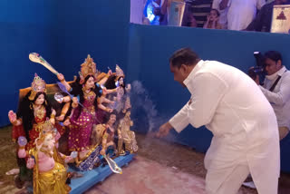 Banna Gupta inaugurated Durga pandal in jamshedpur