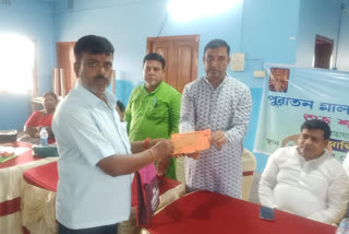 Financial assistance to 42 Puja Committees of Old Malda by Municipality