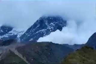 Avalanche  Avalanche again in Himalayan Glacier region  Uttarakhand  Himalayan region  Kedarnath  Badrinath  Temple Committe  കേദാര്‍നാഥ്  ഹിമപാതം  ക്ഷേത്രങ്ങള്‍  ഭാരവാഹികള്‍  ഉത്തരാഖണ്ഡിലെ കേദാർനാഥ്  കേദാര്‍നാഥ്  ഉത്തരാഖണ്ഡ്  ബദരീനാഥ്  ദേശീയപാത  ഹിമപ്രവാഹം  കനത്ത മഴ