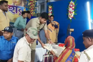 cloth Distribution on Mahasashthi by Diamond Harbour police