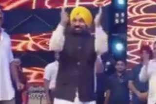 Punjab CM Mann performs Garba-Bhangra fusion dance in Gujarat