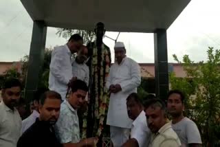 Mahatma Gandhi Jayanti in Jamshedpur Health Minister Banna Gupta paid tribute