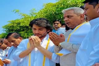 actor mahesh babu immerses his mother ashes at vip ghat in haridwar