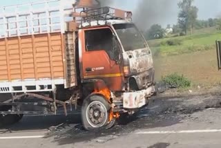 narmadapuram truck caught fire
