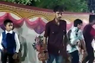 Man dies while dancing at garba event in Virar  നവരാത്രി  ഗര്‍ബ നൃത്തത്തിനിടെ യുവാവ് കുഴഞ്ഞ് വീണ് മരിച്ചു  മുംബൈ വാര്‍ത്തകള്‍  മഹാരാഷ്‌ട്ര വാര്‍ത്തകള്‍  Maharastra news updates  national news updates  latest news updates