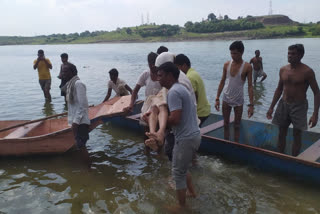 Two friends drowned Narmada