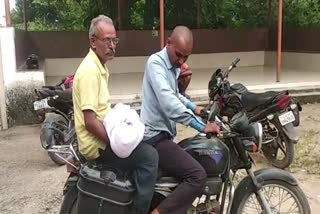 Relatives were carrying dead body on bike