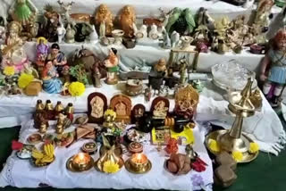 Karnataka resident decorates house with  Dasara Dolls during Navratri