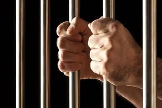 Mainpuri court sentences jail term for four days  Mannan gets jail term for four days  Mannan stole Rs 45 from Virendra  Mainpuri accused stole money 24 years ago  Etawah accused in Mainpuri court  Trial in Mainpuri court went on for 24 years  4 ദിവസം തടവ്ശിക്ഷ  24വർഷത്തെ വിചാരണക്കൊടുവിൽ 4 ദിവസം തടവ്ശിക്ഷ  45 രൂപ മോഷ്‌ടിച്ചു  Mainpuri court  stealing Rs 45  stealing fourty five rupees  imprisonment  uttar pradesh  മെയിൻപുരി  ഉത്തർ പ്രദേശ്  മെയിൻപുരി മജിസ്‌ട്രേറ്റ് കോടതി