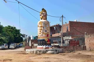 Ravana is worshipped on Dasara in Punjab  Ravan is worshipped in ram temple  Dubey family of Payal village in Punjab  worship a 25 feet idol of Ravan  Dubey family has kept this 150 year old tradition  temple in Punjab where Ravan is worshipped  Ravan is worshipped on Dasara  Dasara  രാവണ വിഗ്രഹം  ദസ്‌റ  രാവണാരാധന  രാവണ വിഗ്രഹം  പഞ്ചാബിലെ പായൽ ഗ്രാമത്തിലെ ദുബെ കുടുംബം  ദുബെ കുടുംബം രാവണാരാധന  രാമക്ഷേത്രത്തിൽ രാവണ വിഗ്രഹം  രാവണ വിഗ്രഹ ആരാധന  രാവണനെ ആരാധിച്ച് കുടുംബം