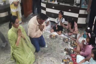Health Minister and his wife perform Kanya Puja in Jamshedpur