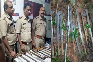 Aayudangal  Deadly weapons discovered in Kannur  മാരകായുധങ്ങള്‍ കണ്ടെടുത്തു  വടിവാള്‍ കണ്ടെടുത്തു  പൊലീസ്  കണ്ണൂര്‍ വാര്‍ത്തകള്‍  കണ്ണൂര്‍ ജില്ല വാര്‍ത്തകള്‍  കണ്ണൂര്‍ പുതിയ വാര്‍ത്തകള്‍  കേരള വാര്‍ത്തകള്‍  kerala news updates  kerala latest news