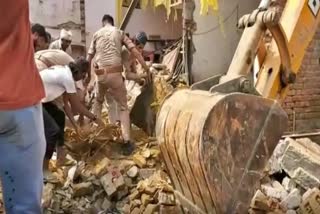 2-storey house collapsed due to cylinder