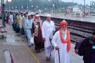 A group of Pakistani pilgrims reached Roorkee to attend the Urs of Dargah Sabir Pak in Piran Kaliyar.