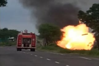 Fire in van carrying oxygen cylinder in Nashik