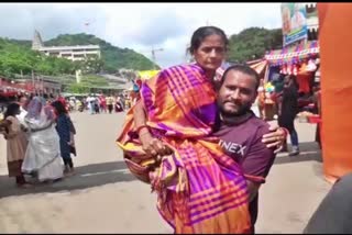 mother who visited goddes on her sons shoulders