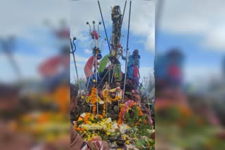 Etv Bharat3வது புரட்டாசி சனிக்கிழமையில் கம்பத்ராயன் கிரி மலைஉச்சியில் தீபமேற்றிய பக்தர்கள்