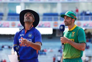 india vs south africa 2nd odi toss report  india vs south africa  IND vs SA  ഇന്ത്യ vs ദക്ഷിണാഫ്രിക്ക  ശിഖര്‍ ധവാന്‍  Shikhar Dhawan  Shahbaz Ahmed  ഷഹ്‌ബാസ് അഹമ്മദ്  കേശവ് മഹാരാജ്  Keshav Maharaj