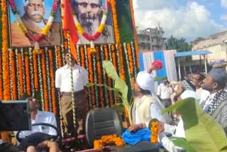 Muslims lay flowers Hegadewar photo during RSS Patha Sanchalan