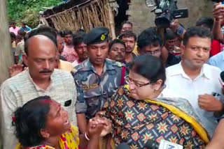 bjp-delegation-meets-with-dead-minor-family-in-jangipur