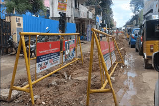 பல்லாவரம் சாலைக்காக தோண்டப்பட்ட குழியை மூடாததால் போக்குவரத்து பாதிப்பு