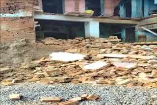 2 house Walls Collapsed In Morena