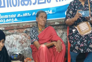 dayabai  dayabai endosulfan strike  dayabai strike  dayabai protest  ദയാഭായ്  എൻഡോസൾഫാൻ  എൻഡോസൾഫാൻ സമരസമിതി