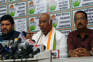 sources-says-bengal-congress-leaders-will-support-mallikarjun-kharge-as-party-president