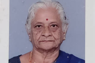 Lalita Tagget is no more  Freedom fighter Lalita Tagget  Freedom fighter Lalita Tagget is no more  Freedom fighter Lalita Tagget news  ಸ್ವಾತಂತ್ರ್ಯ ಹೋರಾಟಗಾರ್ತಿ ಲಲಿತಾ ಟಾಗೆಟ್ ಇನ್ನಿಲ್ಲ  ಲಲಿತಾ ಟಾಗೆಟ್ ನಿಧನ  ಚಾಮರಾಜನಗರದ ಸ್ವಾತಂತ್ರ್ಯ ಹೋರಾಟಗಾರ್ತಿ  ಚಾಮರಾಜನಗರದಲ್ಲಿ ಮೃತರ ಅಂತ್ಯಕ್ರಿಯೆ  ಲಾಠಿಗಳನ್ನು ಕಿತ್ತುಕೊಂಡು ಬಿಸಾಡುತ್ತಿದ್ದ ಲಲಿತಾ ಟಾಗೆಟ್​