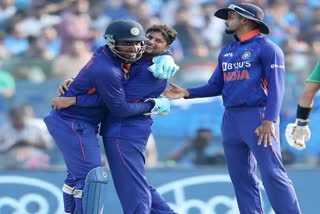 India bowl out South Africa for 99 in 3rd ODI