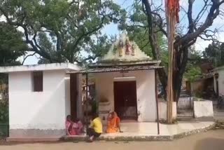 Dhanbad railway division serves land encroachment notice on Hanuman temple  റെയിൽവേ ഭൂമി കൈയേറി ഹനുമാൻ ക്ഷേത്രം  ധൻബാദ് റെയിൽവേ ഡിവിഷൻ  റെയിൽവേ ഭൂമി കൈയേറി  ഭൂമി കയ്യേറ്റം  ബേകർബന്ദ് റെയിൽവേ കോളനി  ബേകർബന്ദ് റെയിൽവേ കോളനി ഹനുമാൻ ക്ഷേത്രം  ഈസ്റ്റ് സെൻട്രൽ റെയിൽവേ  land encroachment notice on Hanuman temple  Dhanbad railway division  Hanuman temple land encroachment  railway land encroachment  land encroachment