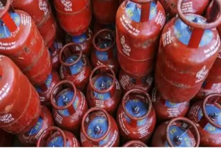 LPG losses  onetime grand to oil companies  എണ്ണകമ്പനികള്‍  ഒറ്റത്തവണ ഗ്രാന്‍ഡ്  ഗാര്‍ഹിക എല്‍പിജി സിലണ്ടറുകള്‍  എല്‍പിജി സിലണ്ടറുകള്‍ സബ്‌സിഡി  കേന്ദ്ര മന്ത്രിസഭാ യോഗം  central cabinet meeting