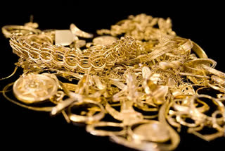 GOLD SMUGGLING AT JAIPUR AIRPORT CUSTOM DEPARTMENT CAUGHT GOLD WORTH RS 25 LAKH