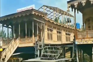 J&K: Famed houseboats are struggling for survival