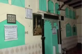 Mob attacks mosque in Gurugram