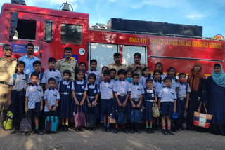 Fire brigade rescued the school children  rescued the school children over Honeybees attack  Honeybees attack on School in Davanagere  ಶಾಲೆಯ ಮಕ್ಕಳನ್ನು ರಕ್ಷಿಸಿದ ಅಗ್ನಿಶಾಮ ದಳ  ಹೆಜ್ಜೆನು ದಾಳಿಗೆ ಒಳಗಾಗಿದ್ದ ಶಾಲೆಯ ಮಕ್ಕಳ  ಪೊಲೀಸ್ ಪಬ್ಲಿಕ್ ಶಾಲೆಯಲ್ಲಿ ಹೆಜ್ಜೇನು ದಾಳಿ  ಅಗ್ನಿಶಾಮಕ ಇಲಾಖೆಗೆ ಮಾಹಿತಿ  ಪೋಷಕರಲ್ಲಿ ಆತಂಕದ ವಾತವರಣ ನಿರ್ಮಾಣ