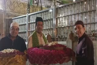 Singer Altaf Raja visits Ajmer Dargah